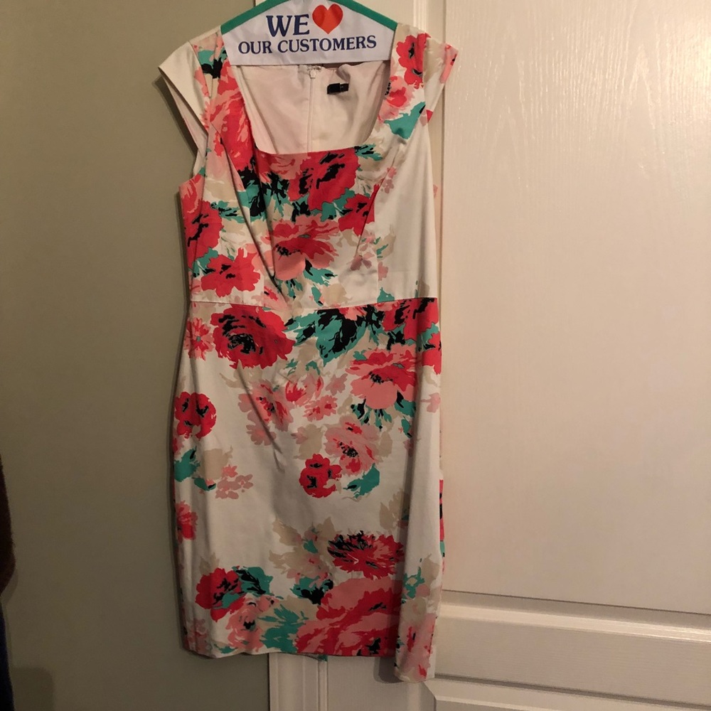 Floral sleeveless dress